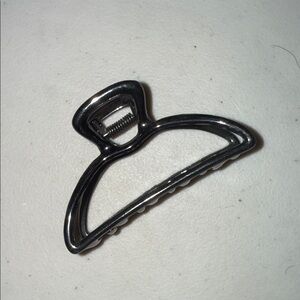 Kitsch Minimalist Metal Hair Claw Clip